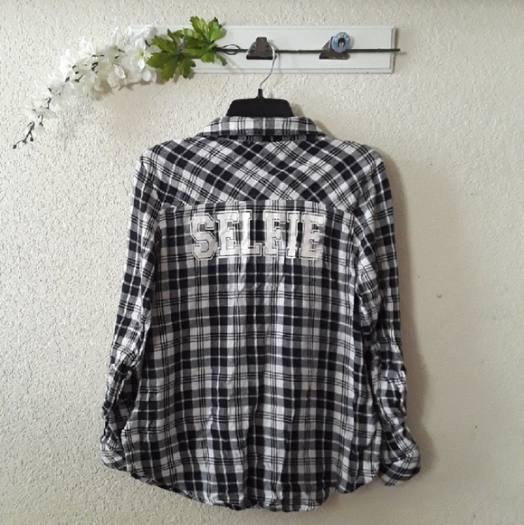 Charlotte Russe sz:L  Plaid Selfie Button-Down Top - Picture 5 of 8